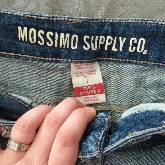 Mossimo Supply CO. Low rise shorts - Picture 5 of 9